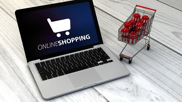On-line nákupy a vozík s dárky