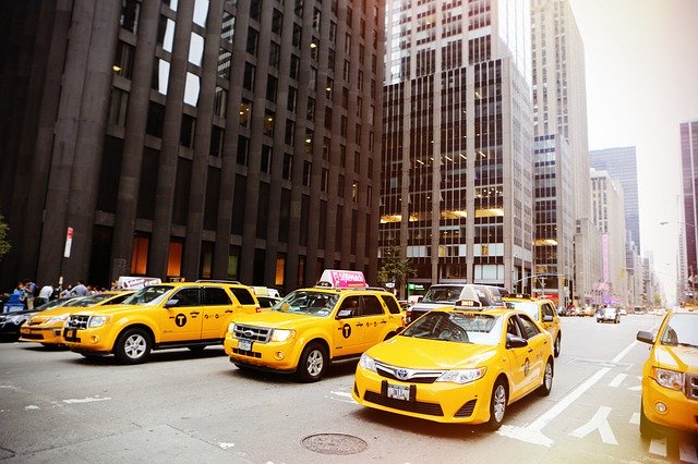 taxíky ve městě